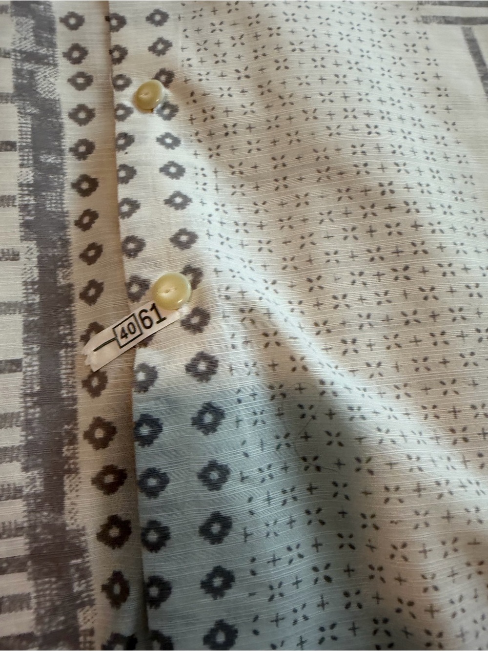 Tommy Bahama Beige/ Gray Extra Large - Picture 9 of 11
